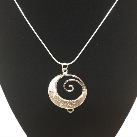 Necklace Sterling Silver 925. Silver Swirl - Picture 7 of 8